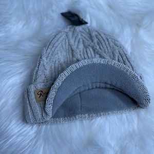 NWT Rainier Beer Grey Knit Beanie